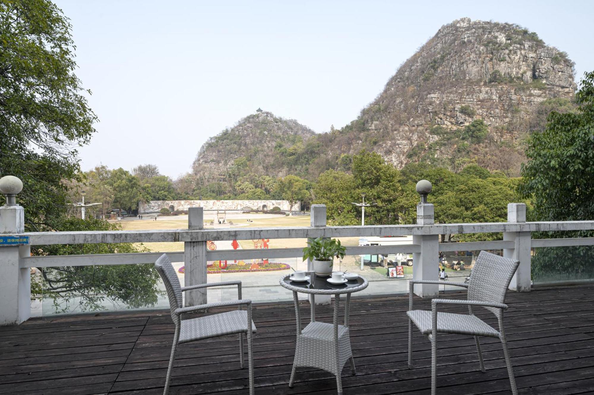 Guilin Crystal Crescent Moon Hotel Exterior foto